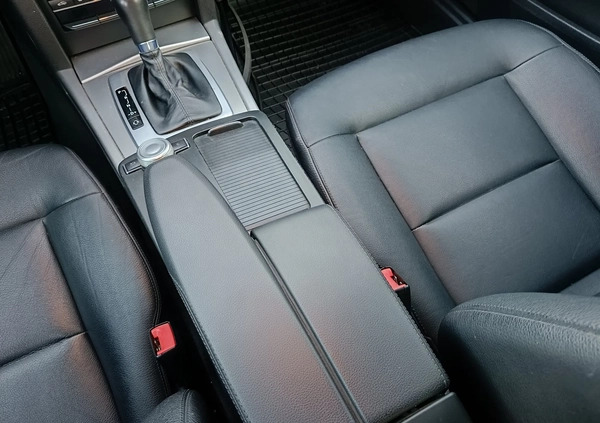 Mercedes-Benz Klasa E cena 40900 przebieg: 242000, rok produkcji 2011 z Nidzica małe 704